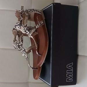 Mia Raelynn Gladiator Flat Sandals Snake, Beige Size 7M